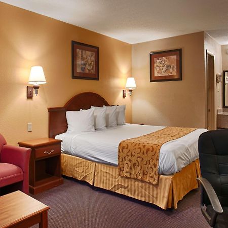 Best Western Delhi Inn Eksteriør bilde